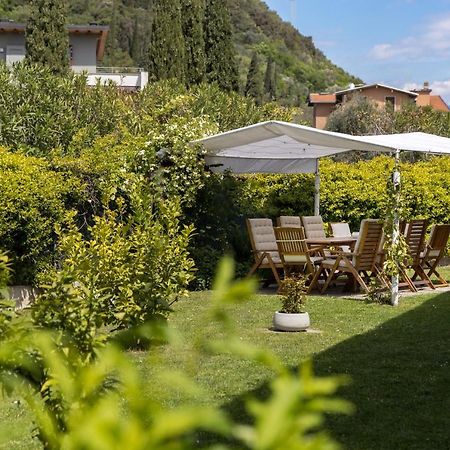 Carly'S Rooms Torbole Sul Garda Luaran gambar