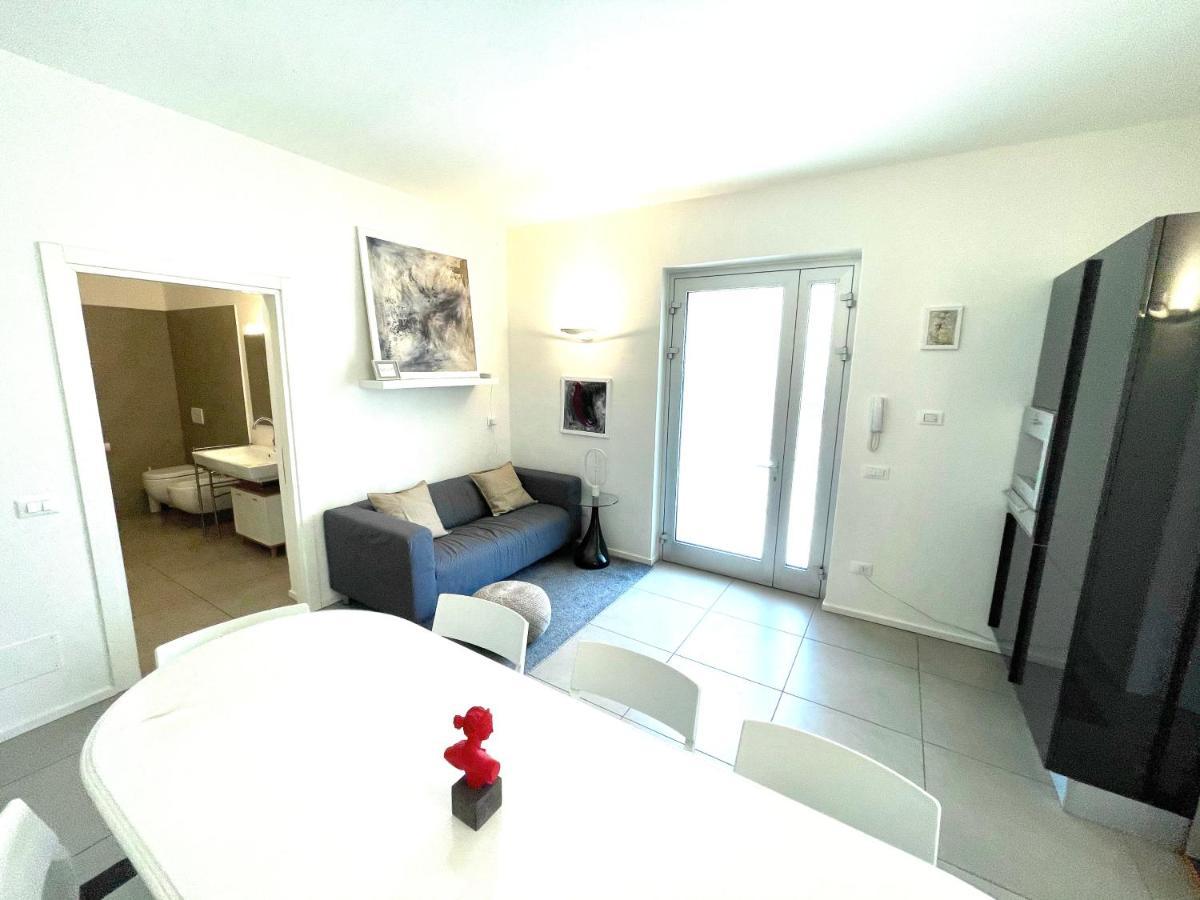 Carly'S Rooms Torbole Sul Garda Luaran gambar